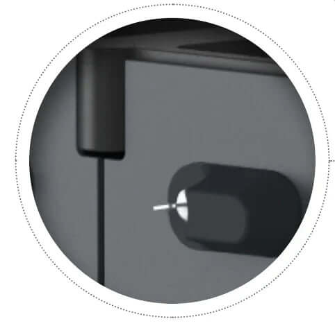 Detalhe do carrinho serviço housekeeping IPC, mostrando o contorno e design funcional.