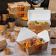 Caixa Take Away Plana para Frango 2880ml com frango assado, ideal para churrasqueiras e soluções práticas de embalagem.