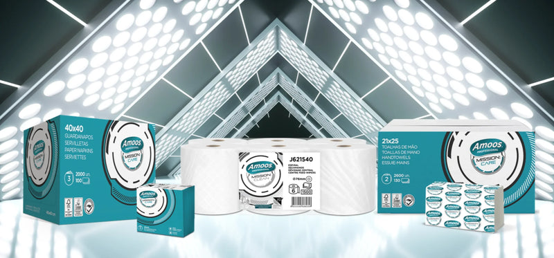 Papel Higiénico Jumbo Extração Central 180M 2F AMOOS em pack com outras variedades e embalagem moderna.