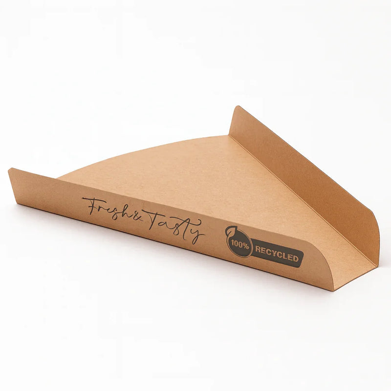 Pá Triangular Fatia Pizza Take Away feita de cartão kraft reciclado, embalagem prática para pizza.