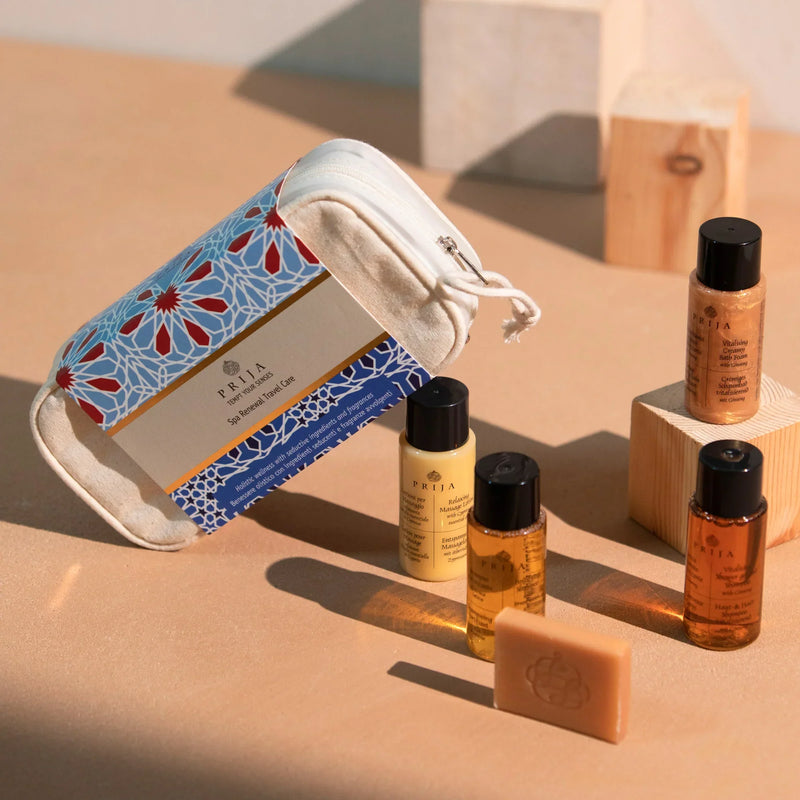 Kit de Amenities PRIJA TRAVEL KIT (9pcs) com produtos de higiene e estojo estiloso.