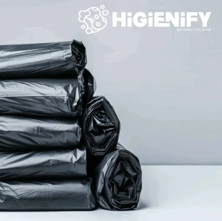 Saco Lixo Preto Industrial 80x120cm empilhados, sacos de lixo fortes e robustos para utilização profissional.