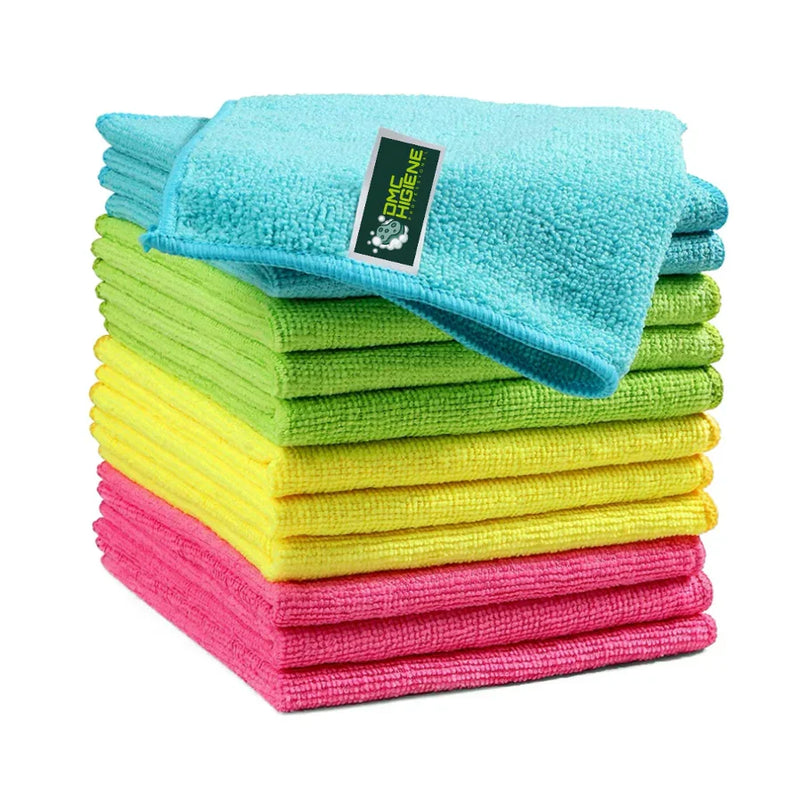 Pano Microfibra Multiusos T-28 coloridos empilhados, pack de 12 unidades, ideal para limpeza diária.