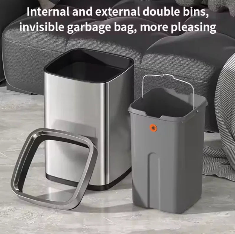 Papeleira Lixo Inox Aberta 12L ao lado de lixeira cinza com detalhe em laranja, destaque para design moderno e funcional