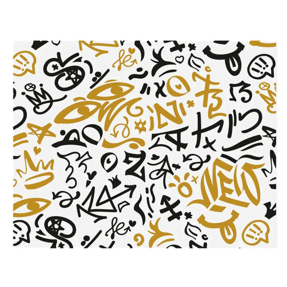 PAPEL FOLHA ANTI-GORDURA GRAFFITI 28x34 com padrão de grafite em preto e dourado, formato perfeito para restaurantes de kebab, fast food e hamburguerias