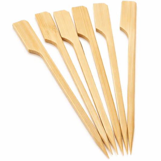 Espeto Bambu Golf 15cm - Conjunto de espetos de bambu para servir carnes e vegetais, ideal para restaurantes e fast food.
