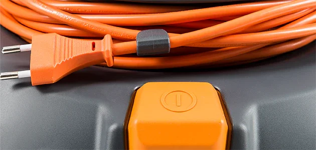 imagem com fios e botões do Aspirador de Pó Profissional TASKI AERO 8