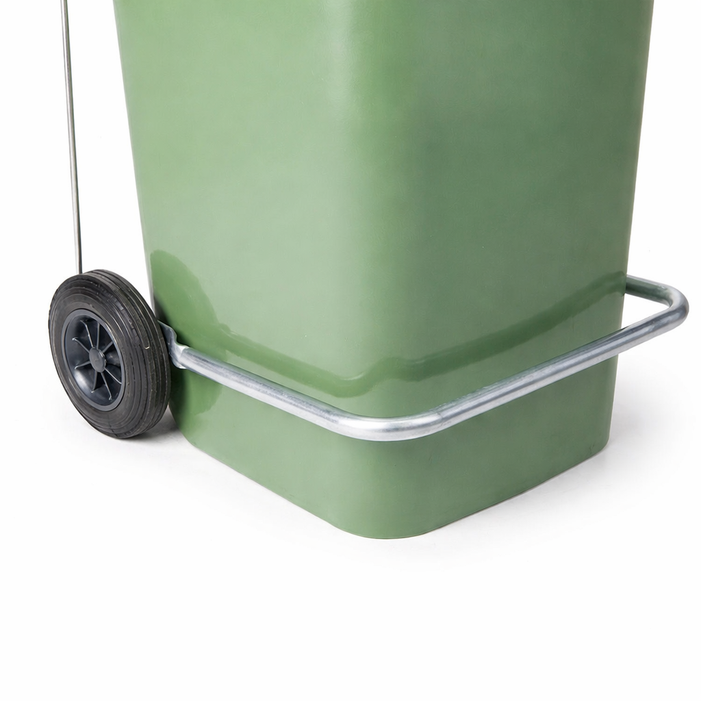 Pedal para Contentor do Lixo Industrial Weber 240L em um contentor verde com rodas.
